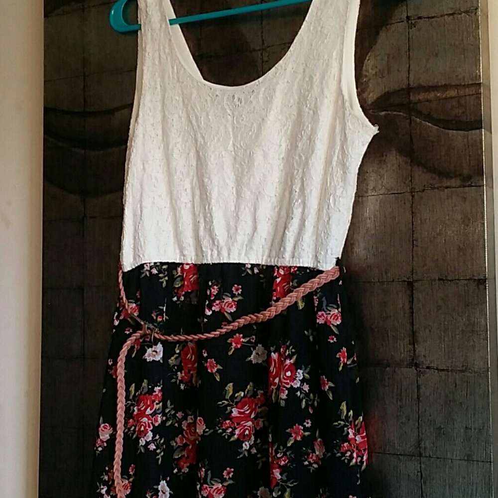 Floral and Lace dress/ black